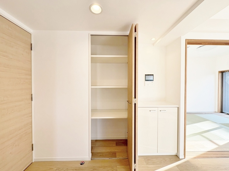 収納 居室にはクローゼットがあり、荷物もスッキリ収納して快適にお過ごしいただけます。