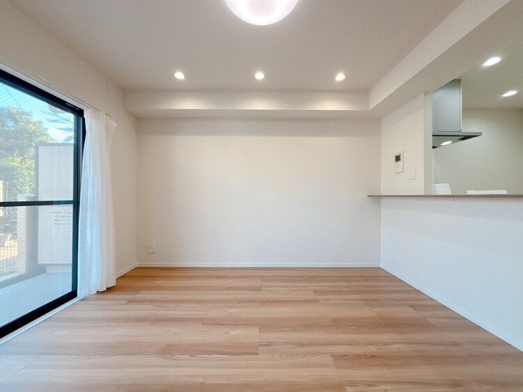 居間 居心地の良い空気感は、暮らしのステージを彩り、心からのやすらぎと満足感を与えてくれます。