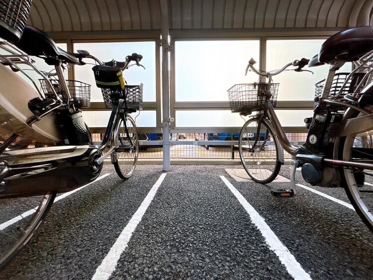 設備 きちんと整備された駐輪場。住む方の心遣いが感じられます。