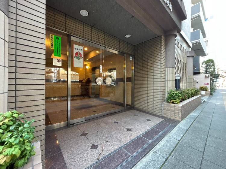 エントランス 外と内をつなぐエントランスは、まさに顔となる場所。