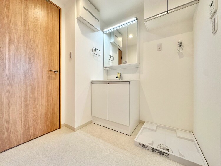 洗面 清潔感と心地よさを重視した、上質感漂うパウダールーム。