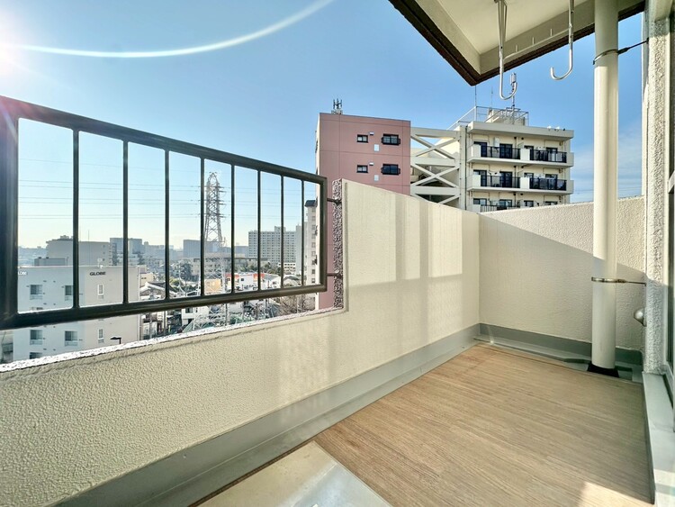 バルコニー 暮らしの中で、光と風を演出してくれるバルコニー。