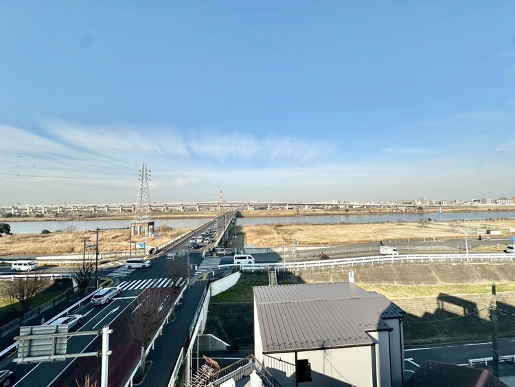 バルコニー 頬をなでる、優しい風を感じることが出来ます。