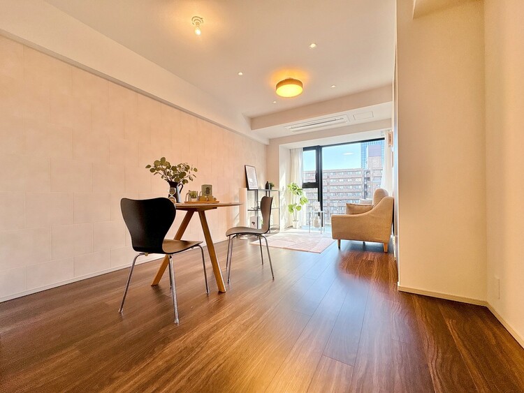 居間 飾り過ぎないシンプルな内装と偏り過ぎないデザインで統一しました。