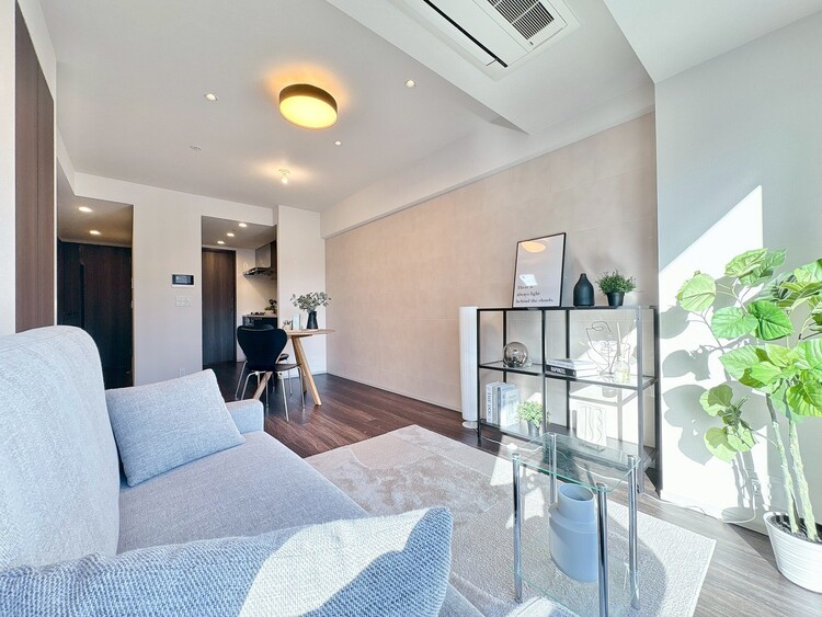 居間 快適に過ごす毎日を求めて、暮らしの中でご自身の「マイホーム」に創り上げてください。