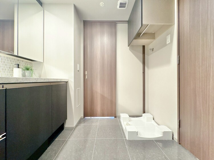 洗面 清潔感と心地よさを重視した、上質感漂うパウダールーム。