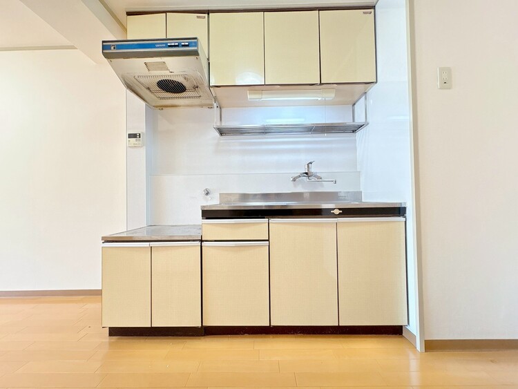 キッチン スマートな意匠と充実の機能を備えたキッチンが、暮らしにおいしい彩りを添えます。