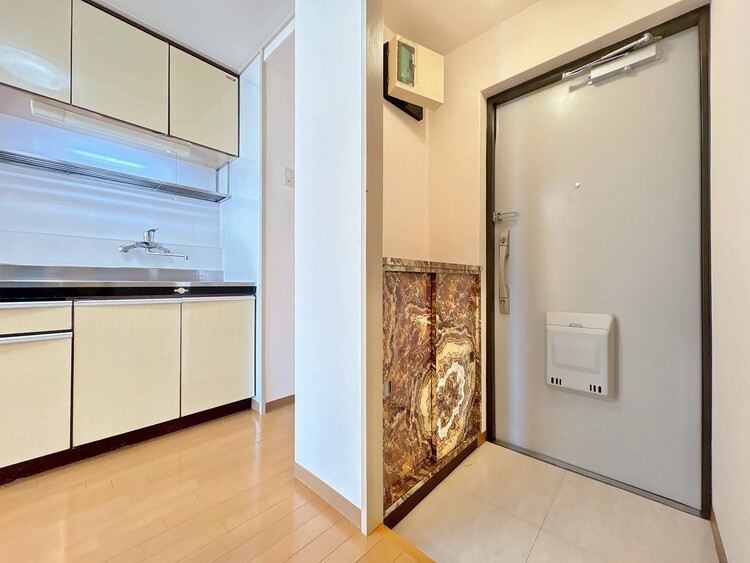 玄関 シューズボックスを完備した玄関です。