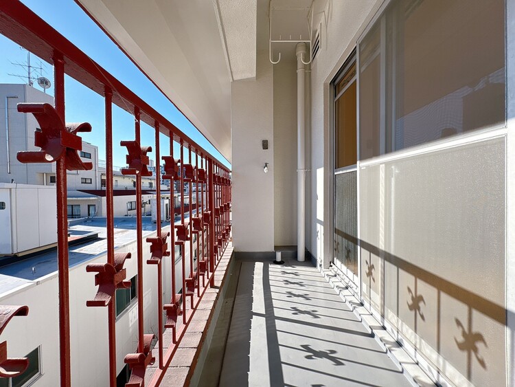 バルコニー 暮らしの中で、光と風を演出してくれるバルコニー。