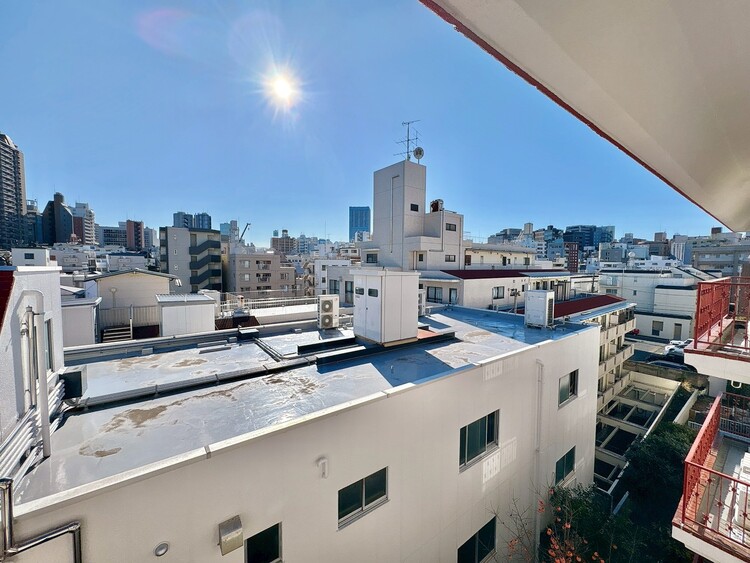 バルコニー 頬をなでる、優しい風を感じることが出来ます。