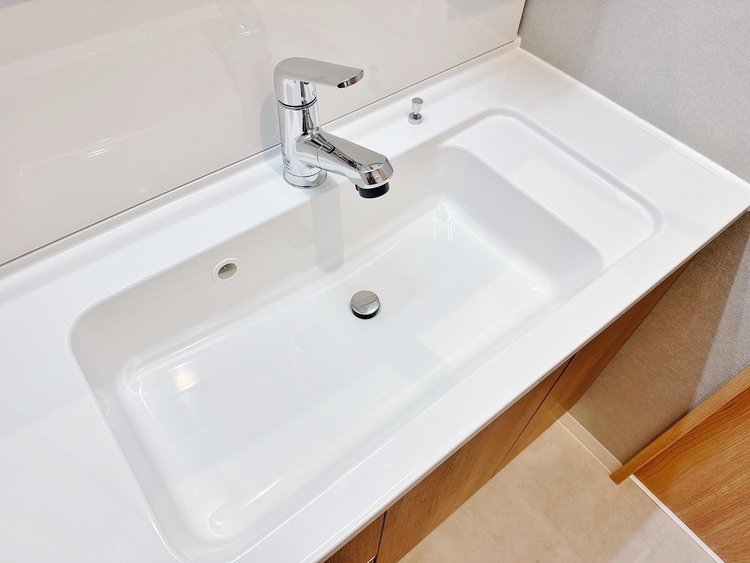 洗面 何かと物が増える場所だからこそ、スッキリと見映えの良い空間に。