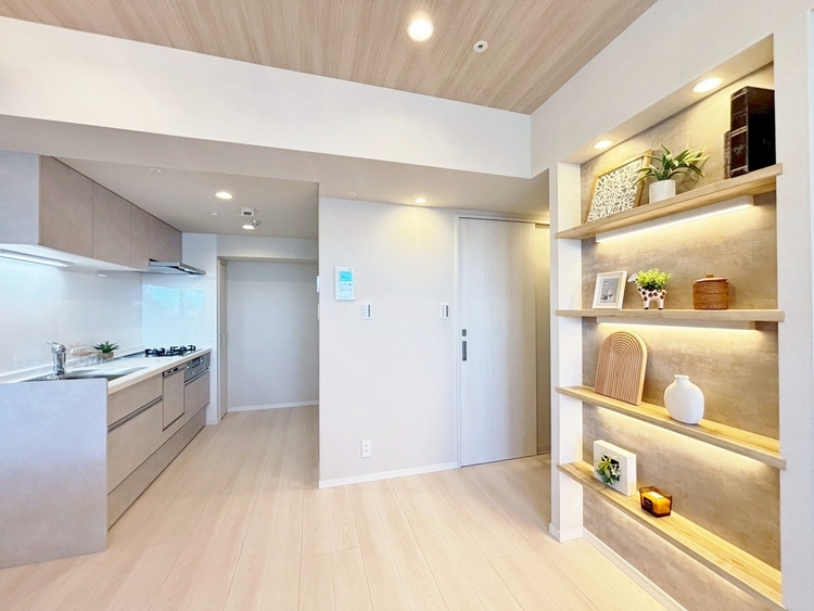 居間 居心地の良い空気感は、暮らしのステージを彩り、心からのやすらぎと満足感を与えてくれます。