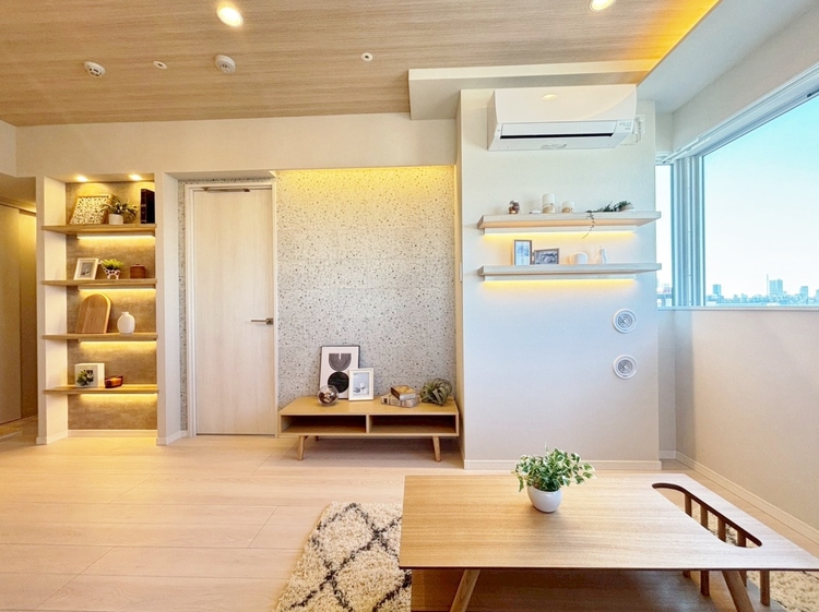 居間 飾り過ぎないシンプルな内装と偏り過ぎないデザインで統一しました。