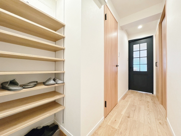 玄関 シューズボックスを完備した玄関です。