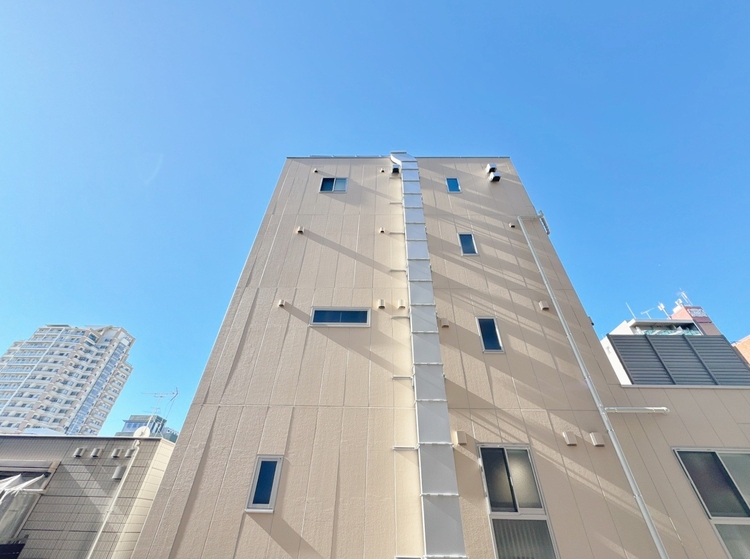 バルコニー 窓を開けると広がる青空。心をリフレッシュして日々を過ごしていきましょう。