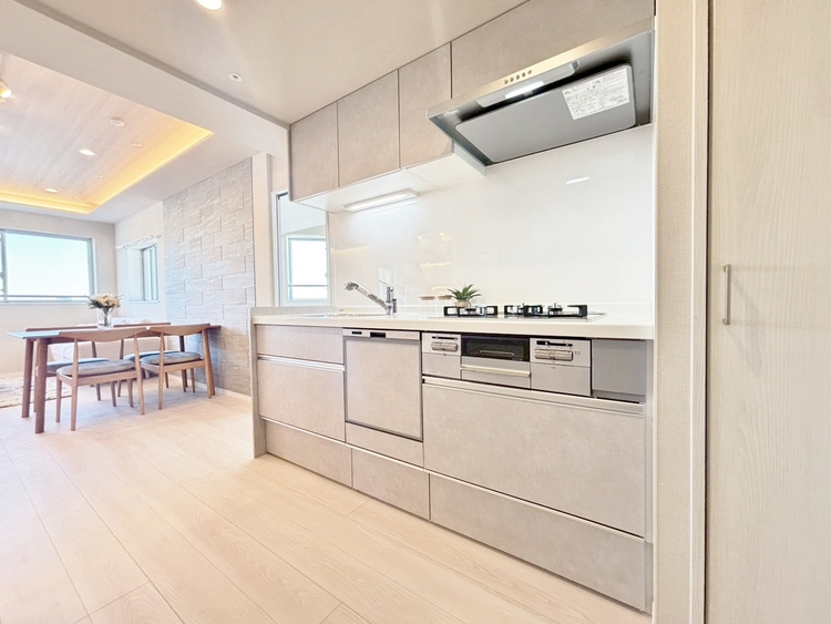 キッチン 洗練されたスタイリッシュなデザイン性と使いやすさを備えた仕様。