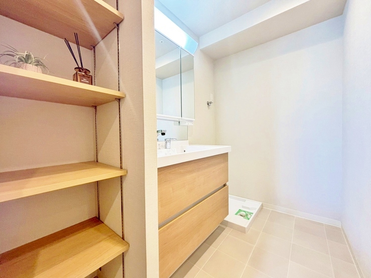 洗面 清潔感と心地よさを重視した、上質感漂うパウダールーム。