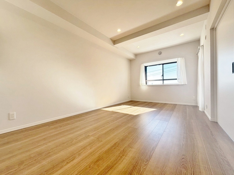 居間 居心地の良い空気感は、暮らしのステージを彩り、心からのやすらぎと満足感を与えてくれます。