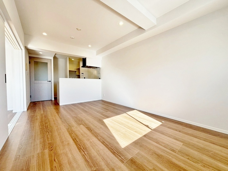 居間 快適に過ごす毎日を求めて、暮らしの中でご自身の「マイホーム」に創り上げてください。