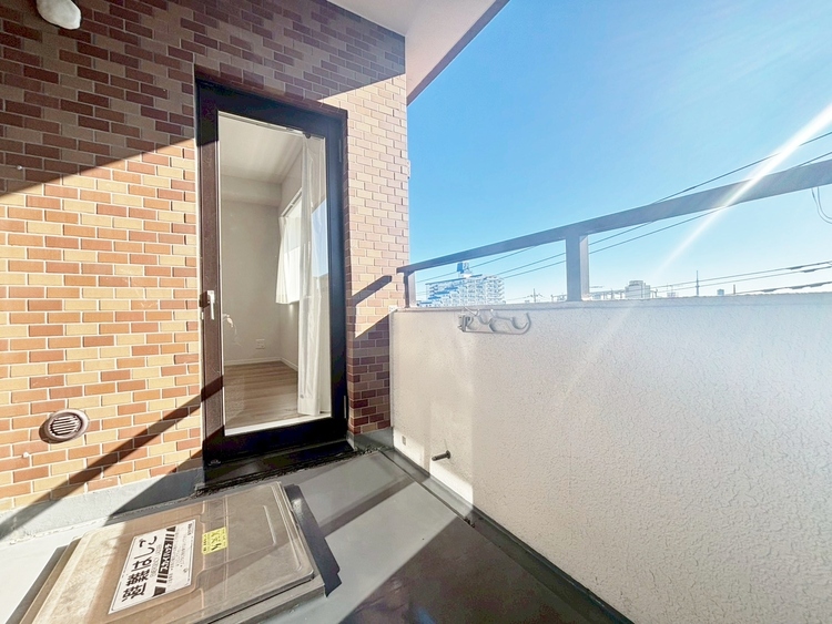 バルコニー 暮らしの中で、光と風を演出してくれるバルコニー。