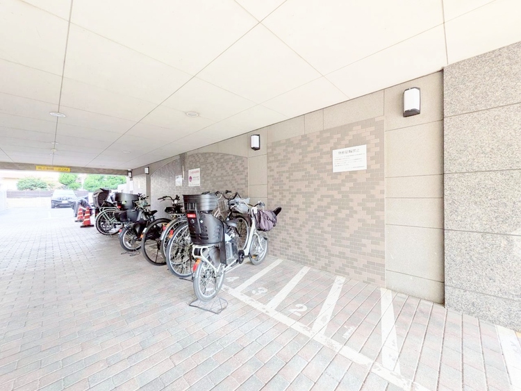 設備 きちんと整備された駐輪場。住む方の心遣いが感じられます。