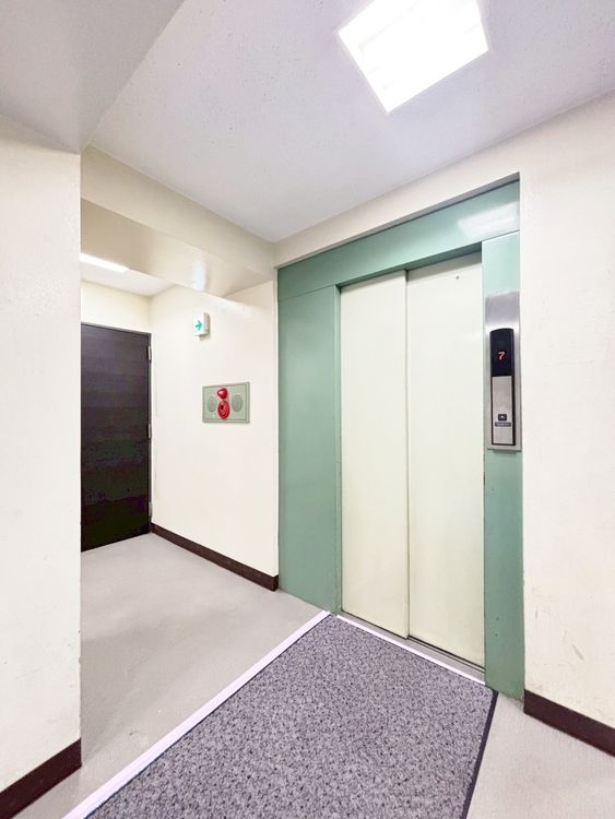 設備 エレベーターの管理も、きちんと行き届いてます。