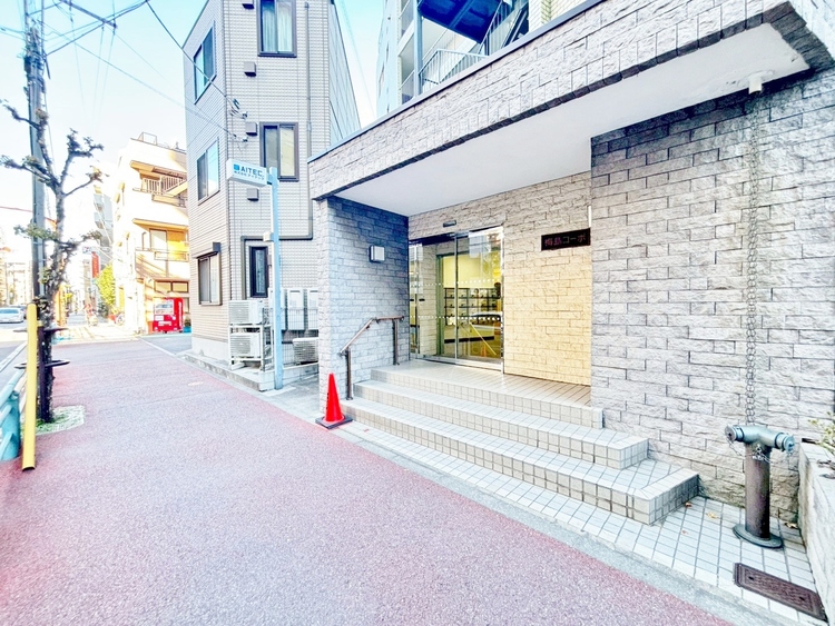 エントランス 外と内をつなぐエントランスは、まさに顔となる場所。