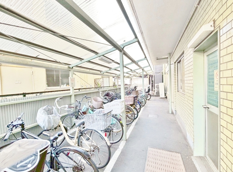 その他 きちんと整備された駐輪場。住む方の心遣いが感じられます。