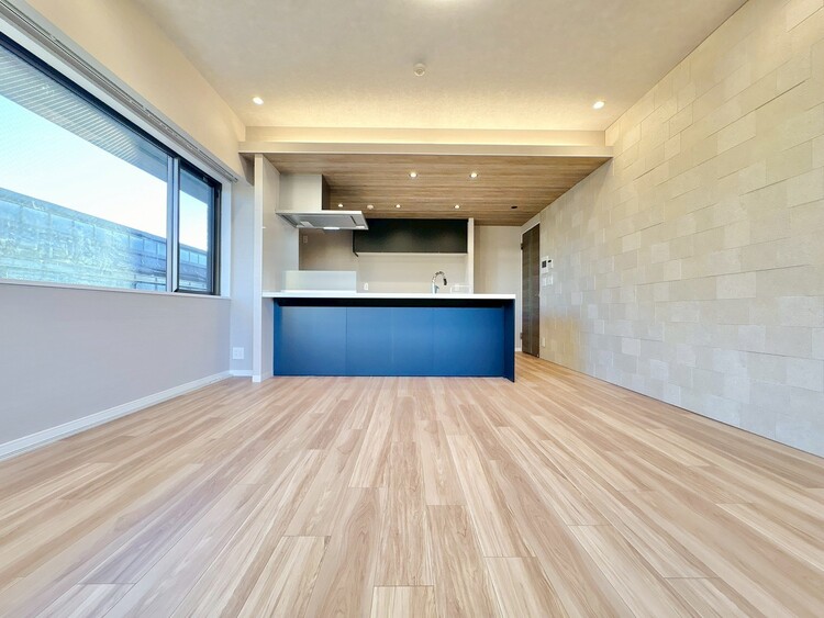 居間 飾り過ぎないシンプルな内装と偏り過ぎないデザインで統一しました。