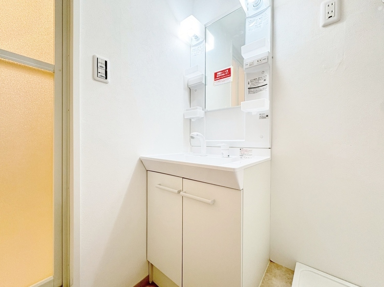 洗面 清潔感と心地よさを重視した、上質感漂うパウダールーム。