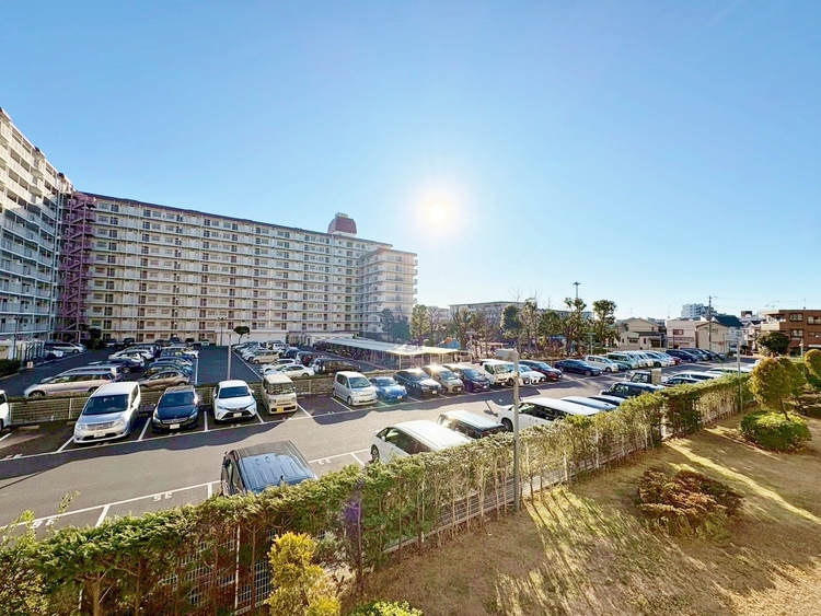 バルコニー 頬をなでる、優しい風を感じることが出来ます。