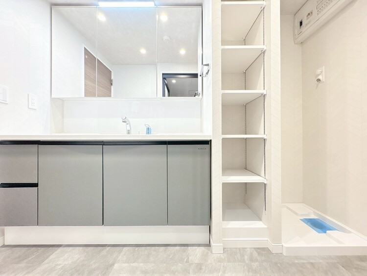 洗面 清潔感と心地よさを重視した、上質感漂うパウダールーム。