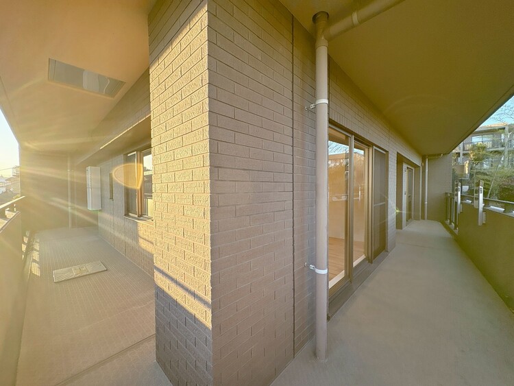 バルコニー 暮らしの中で、光と風を演出してくれるバルコニー。