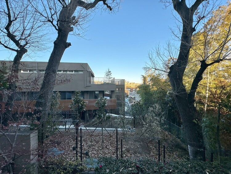 バルコニー 頬をなでる、優しい風を感じることが出来ます。