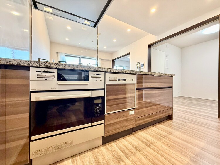 その他 開放感のあるキッチンスペース。調理をしながら、会話も弾みそうですね。