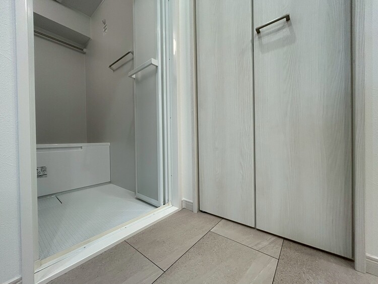 その他 十分な広さの脱衣所。