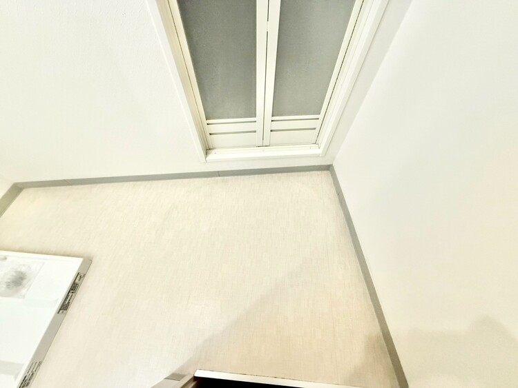 その他 十分な広さの脱衣所。