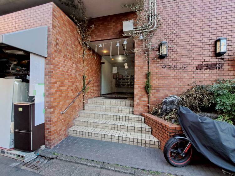 その他 上質感漂う玄関アプローチです。