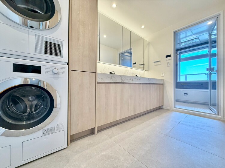 その他 十分な広さの脱衣所。