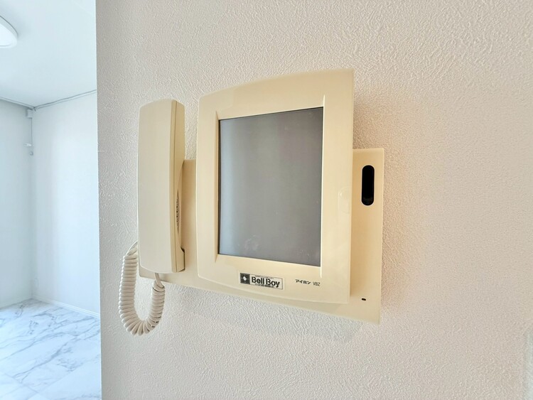 その他 誰が来てもわかる様にモニター付きインターホンを設置。