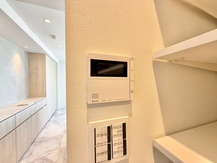 その他 見やすい画面で操作しやすい給湯パネル。