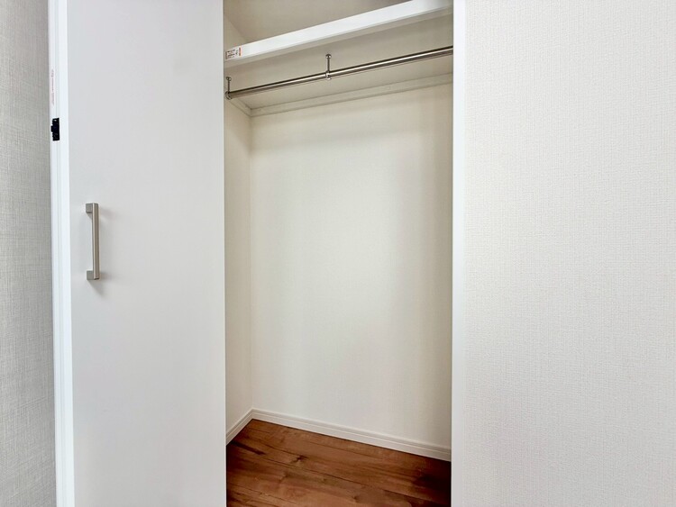 その他 収納スペースが付いていて、お部屋を広く使っていただけます。