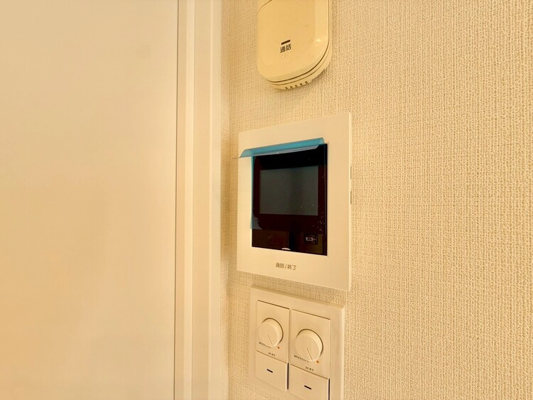 その他 誰が来てもわかる様にモニター付きインターホンを設置。