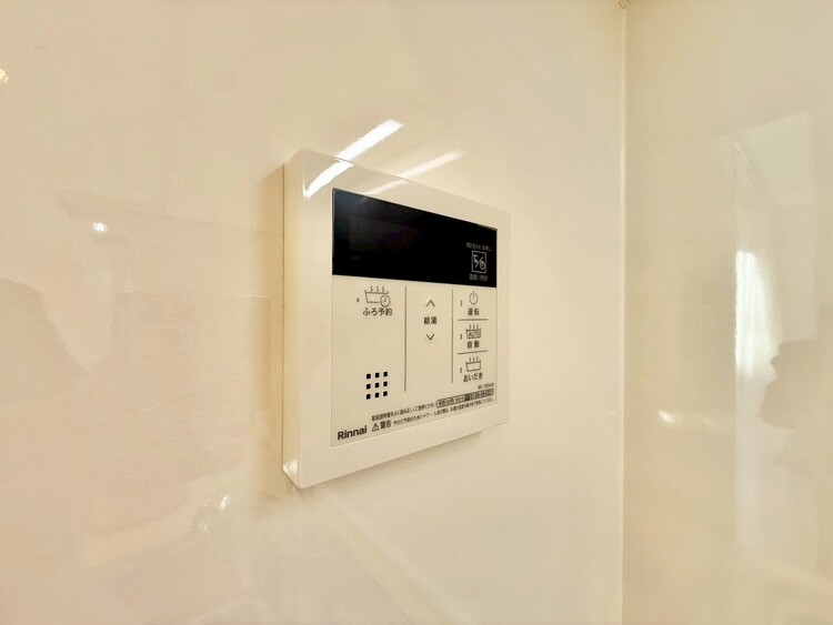 その他 見やすい画面で操作しやすい給湯パネル。