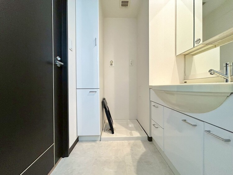 その他 十分な広さの脱衣所。