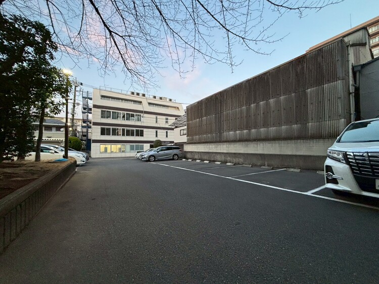 その他 駐車スペースが嬉しいですね。※空き状況は都度ご確認下さい。