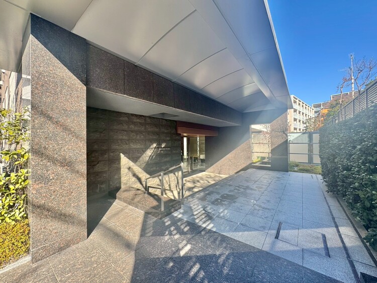 その他 上質感漂う玄関アプローチです。