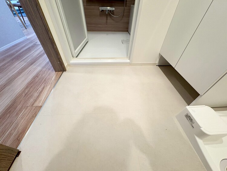 その他 十分な広さの脱衣所。