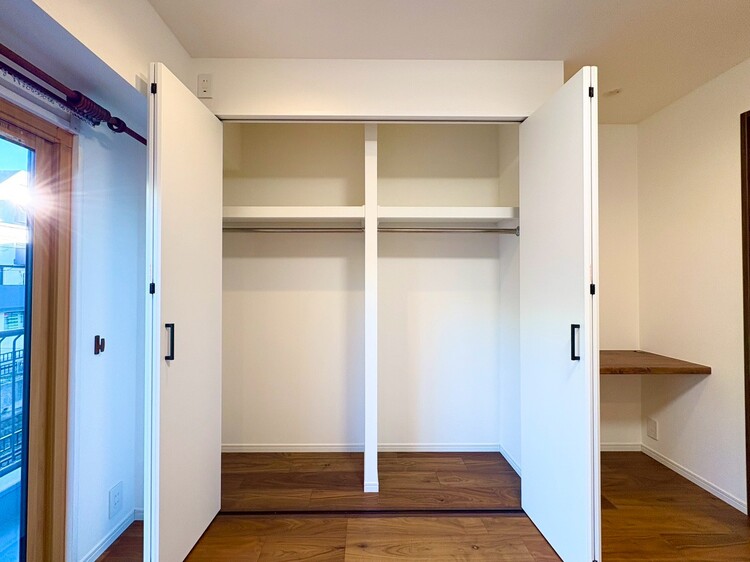 その他 収納スペースが付いていて、お部屋を広く使っていただけます。