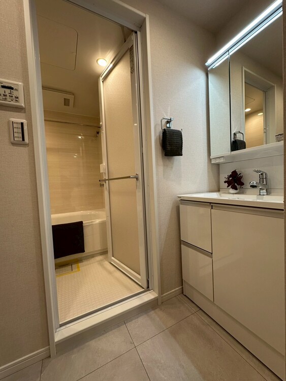 その他 十分な広さの脱衣所。